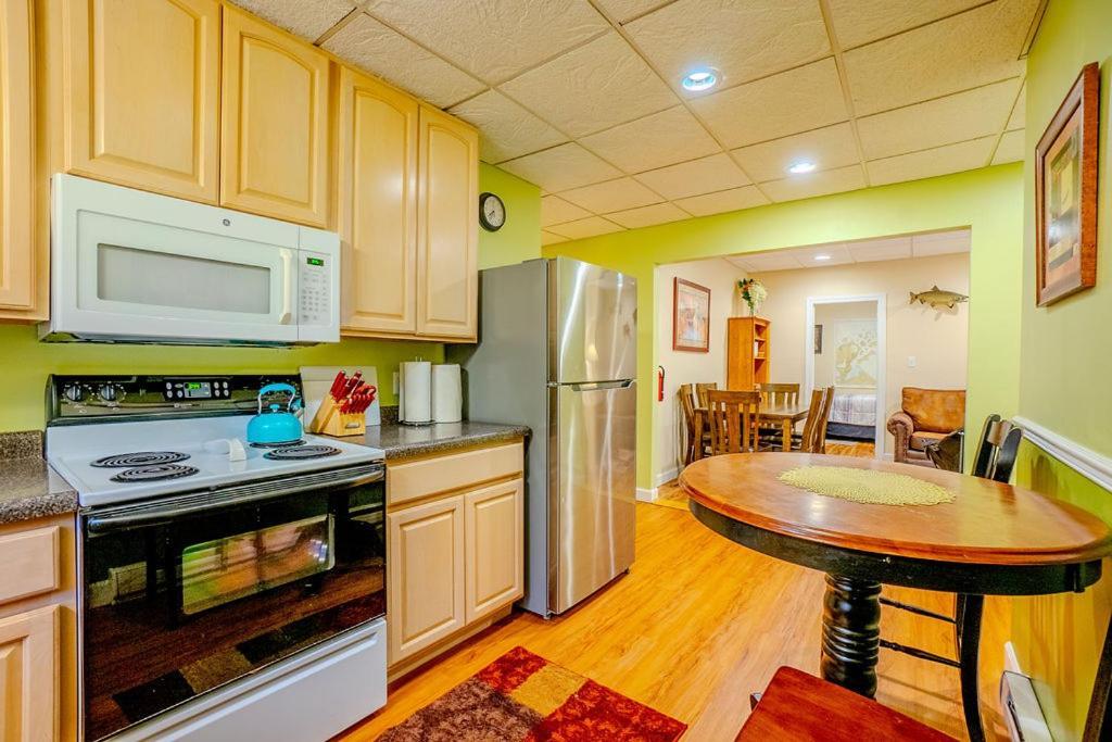 Hidden Gem, 3 Bed Cozy Condo - Dogs Welcomed Bayfield Extérieur photo